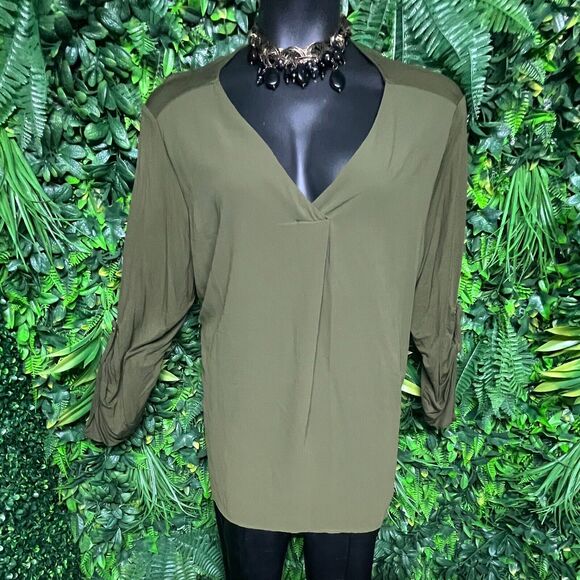 DRESS BARN Tops Women 3XL Green Pleated Blouse V Neckline Layered  1617‎ - Picture 2 of 9